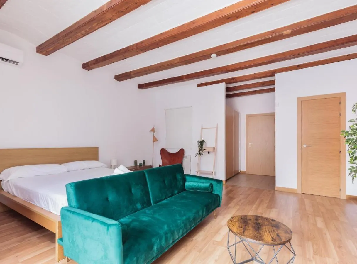Spacious Doubleroom Apartment At Sants  Barcelona