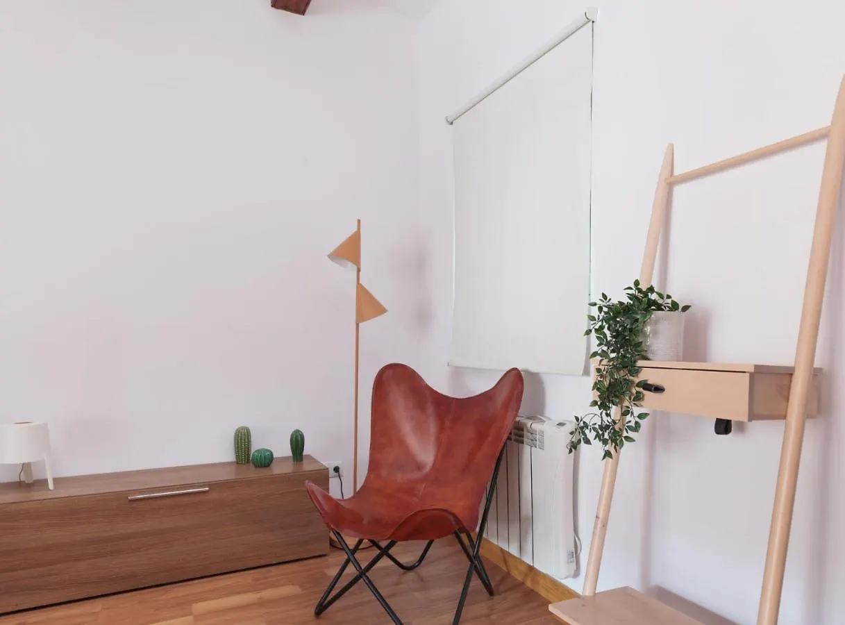 Spacious Doubleroom Apartment At Sants Barcelona