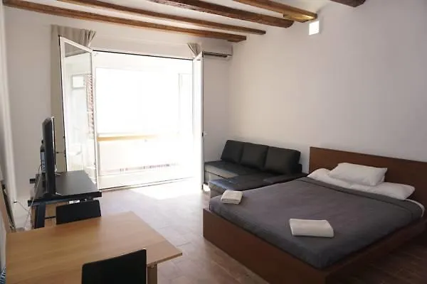 Spacious Doubleroom Apartment At Sants Spanien